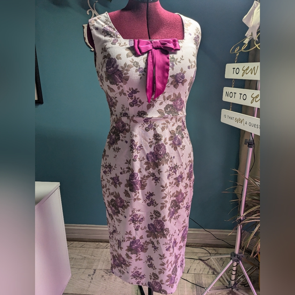 White and people floral pin up dress